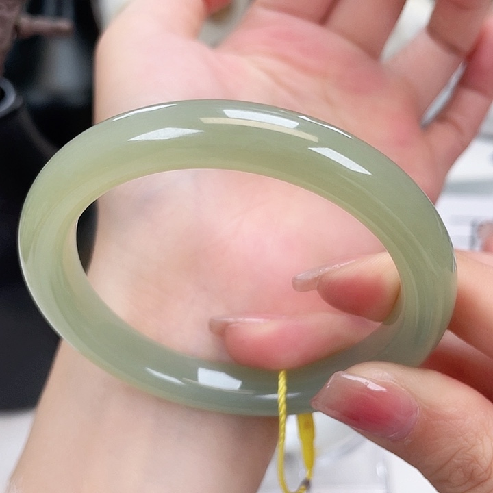 和田玉手镯57未镶嵌