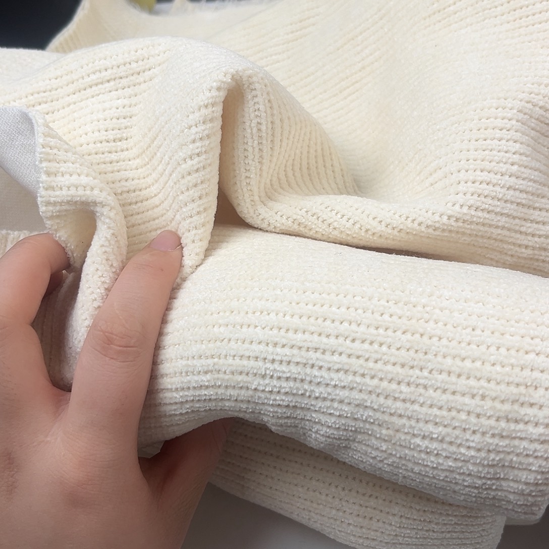 混纺米白雪尼尔1米。        