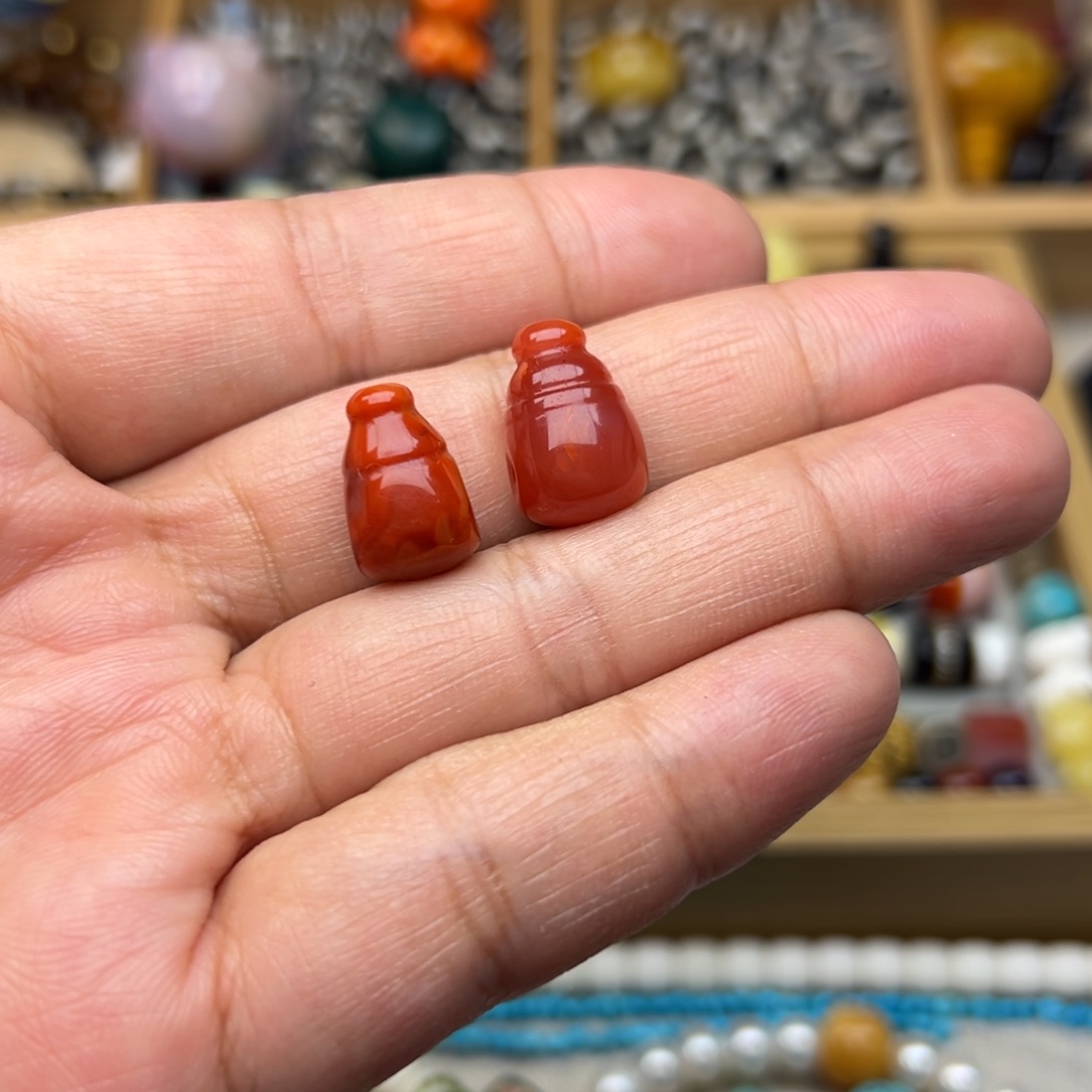 南红玛瑙9/11mm三通未镶嵌多样性发其中一颗