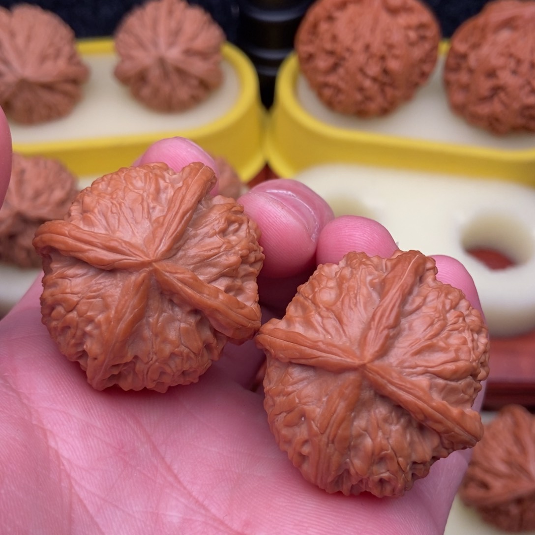 文玩核桃把件毕业金锭元宝四棱38