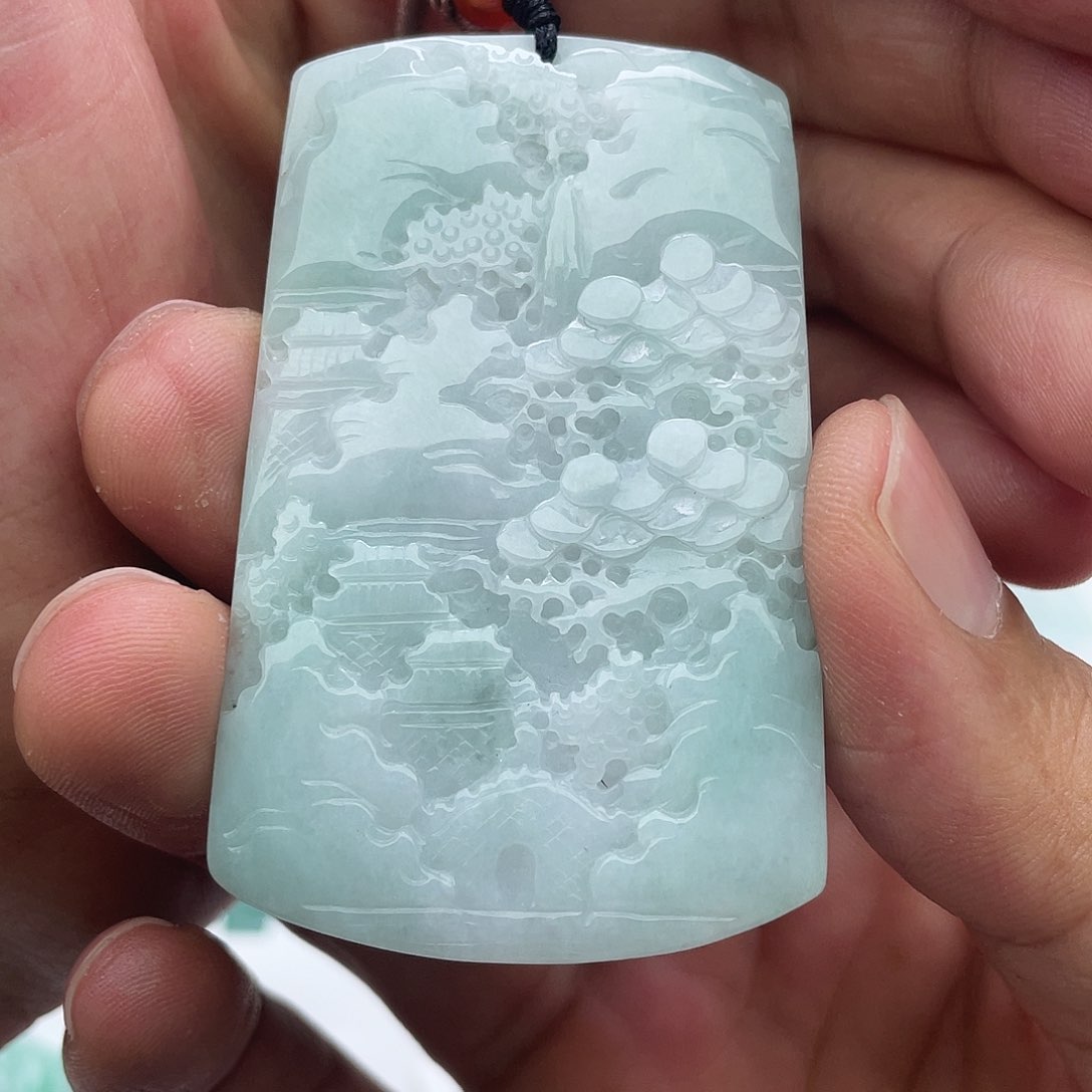 翡翠未镶嵌颈饰简*翡翠