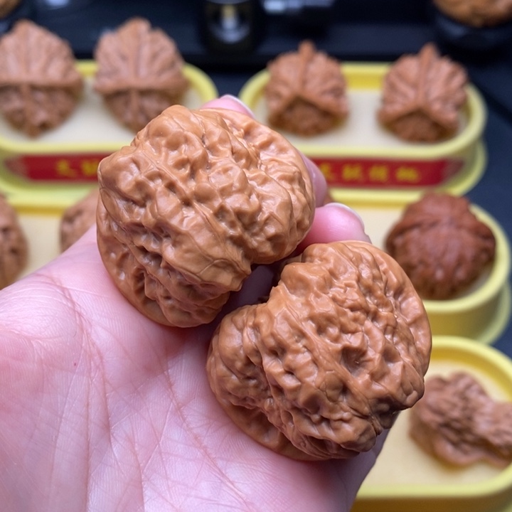 文玩核桃吊坠蛤蟆头