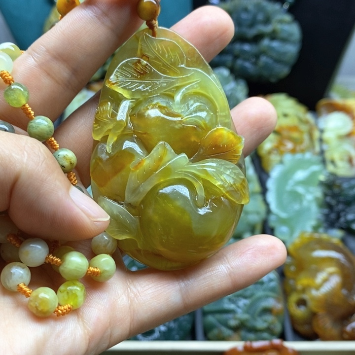 未镶嵌蛇纹石玉挂件
