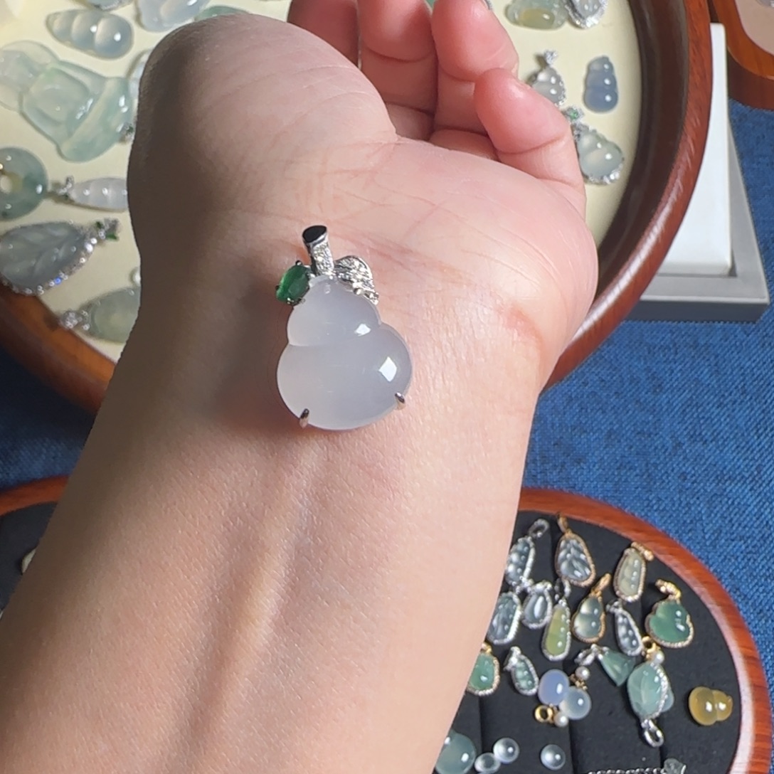 翡翠18K金镶嵌吊坠(不含链)葫芦