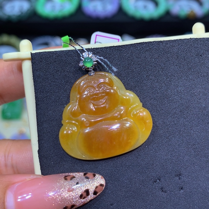 翡翠18K金镶嵌颈饰