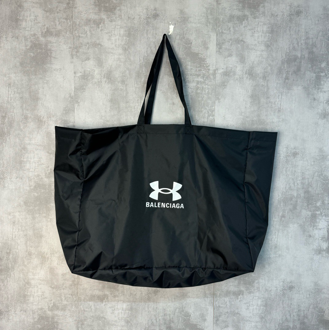 全新未使用 Balenciaga/巴黎世家 vic限定联名托特包+双肩收纳包