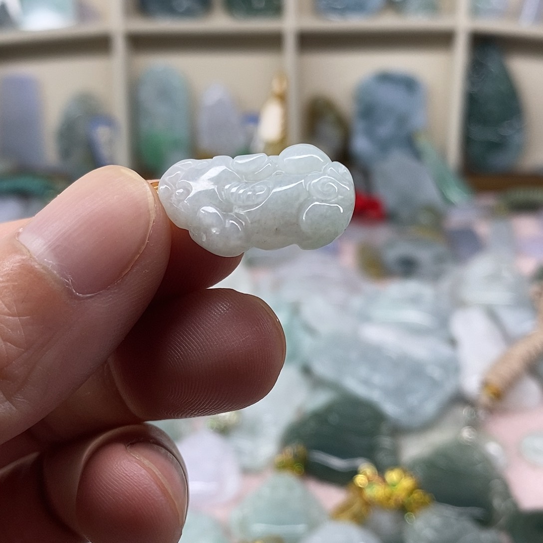 颈饰未镶嵌翡翠天然