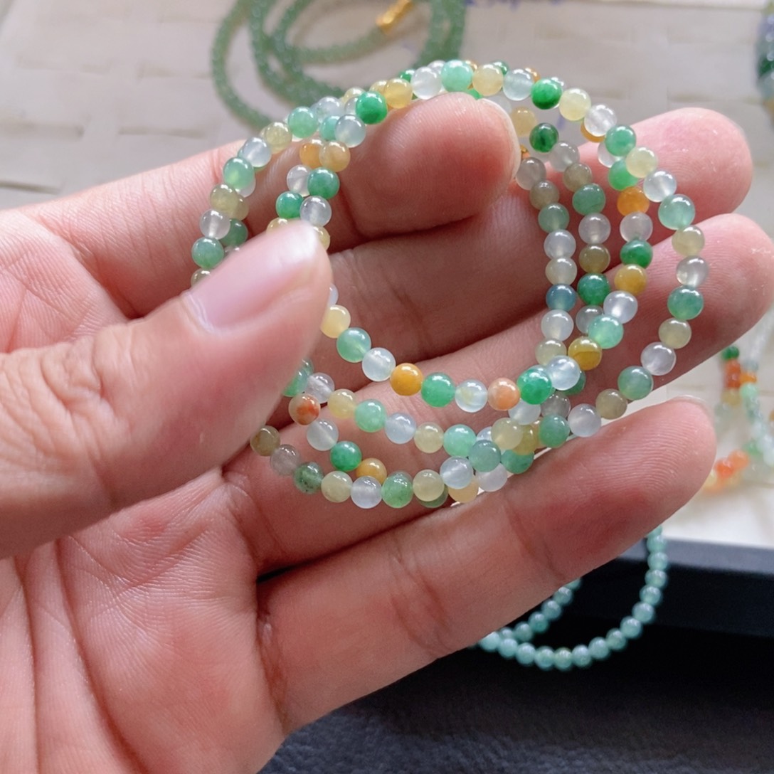 定制翡翠未镶嵌巳**意项链