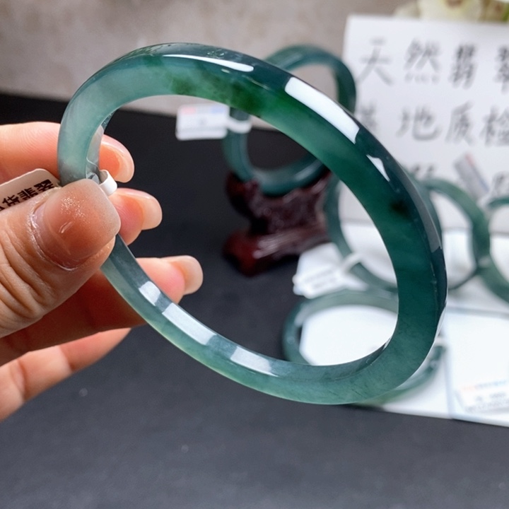 翡翠手镯未镶嵌63尺寸