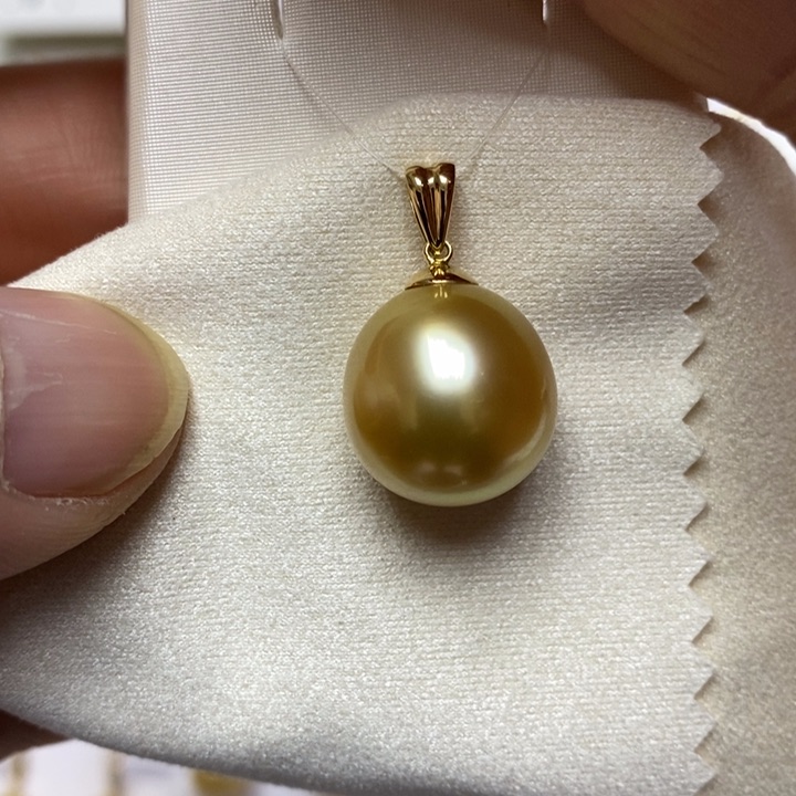 海水珍珠金珠吊坠18K金镶嵌