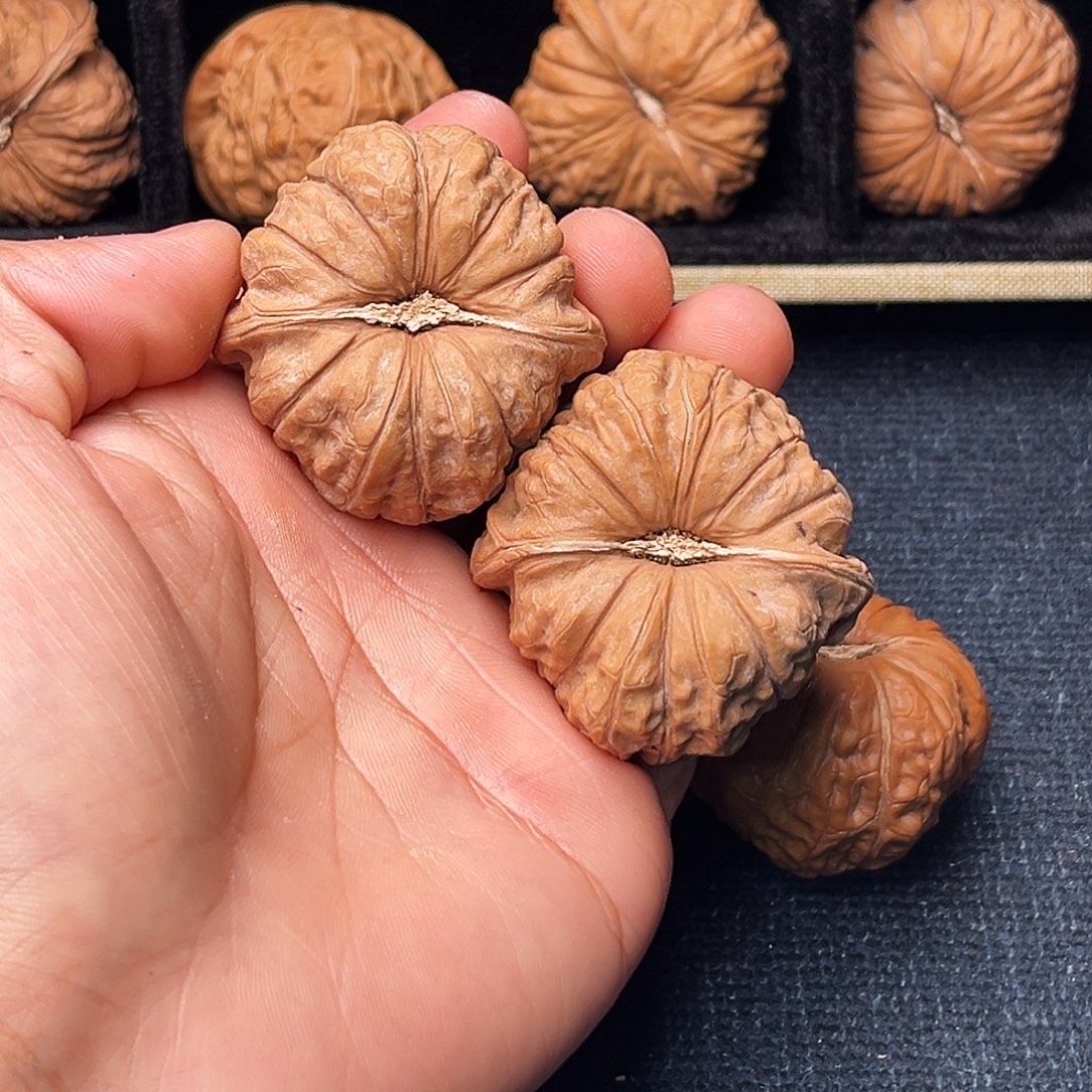 Z***文玩核桃吊坠193-1113  