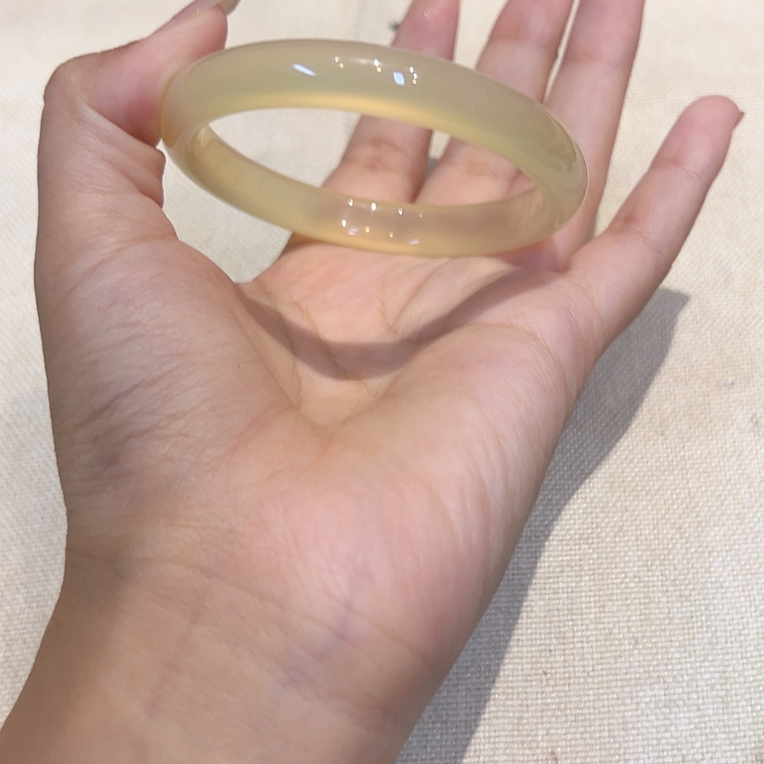 W***J玛瑙/玉髓未镶嵌手镯