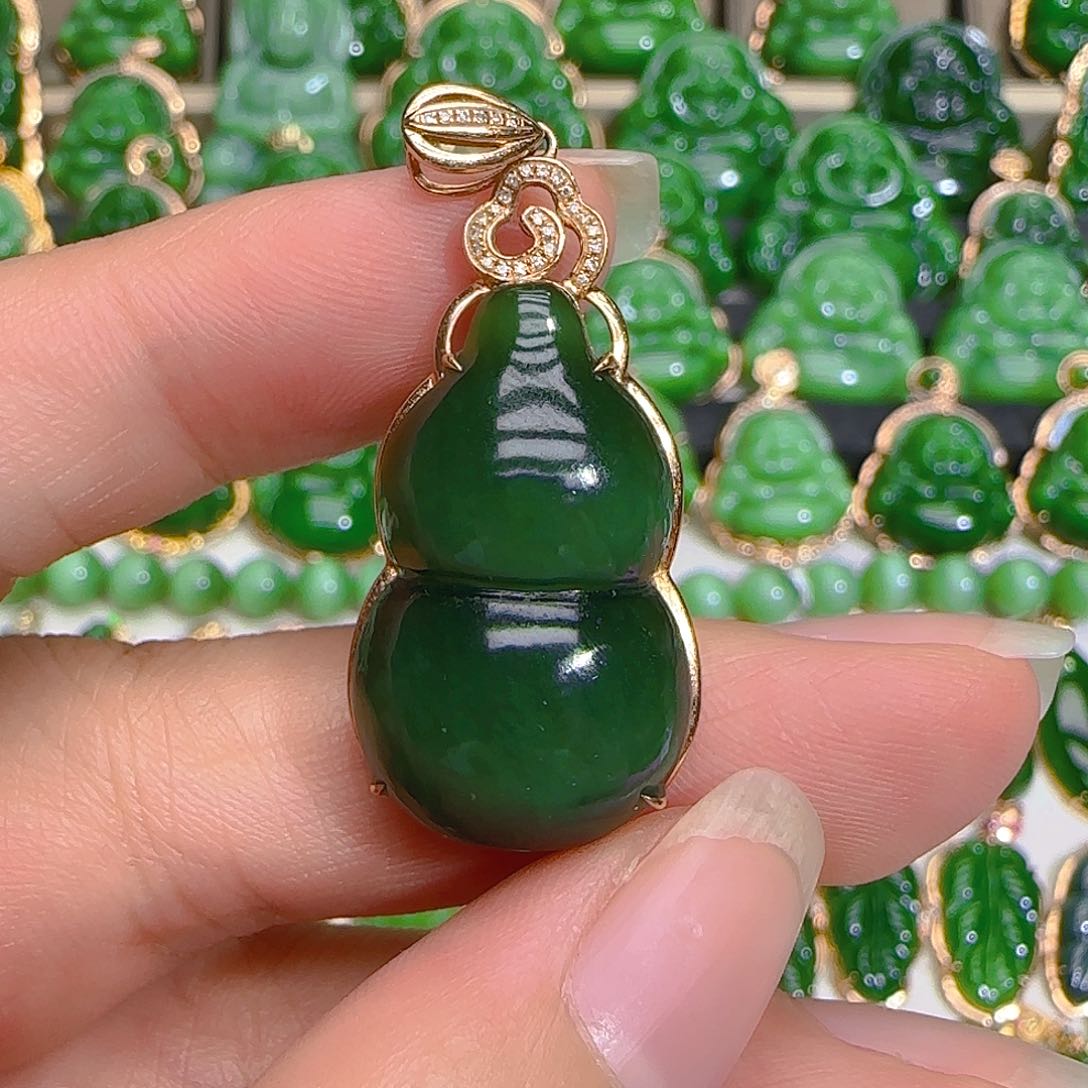 和田玉（碧玉）吊坠(不含链)18K金镶嵌