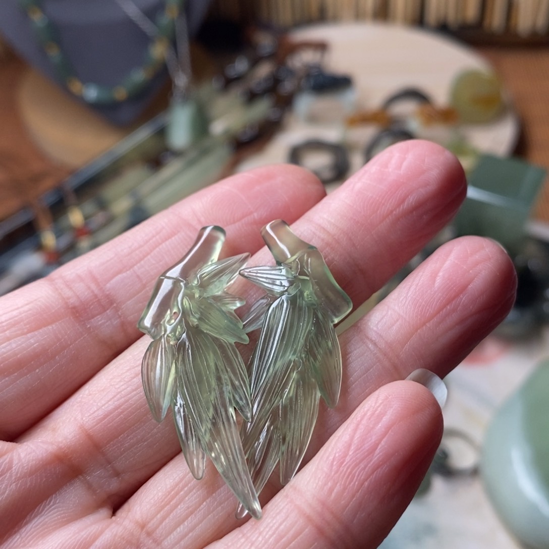 蛇纹石玉未镶嵌耳坠难**梦