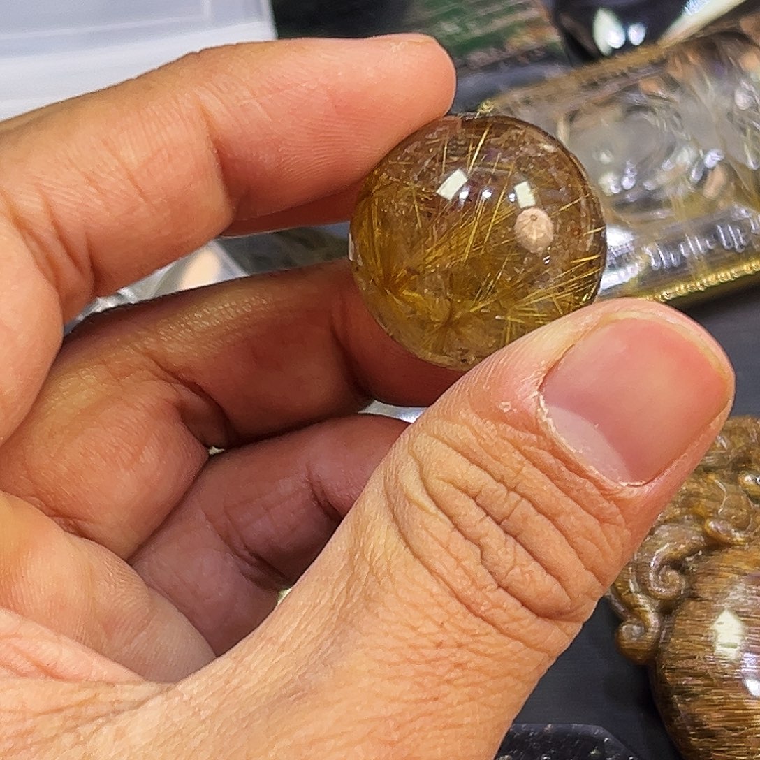 骐***尘未镶嵌颈饰水晶钛金