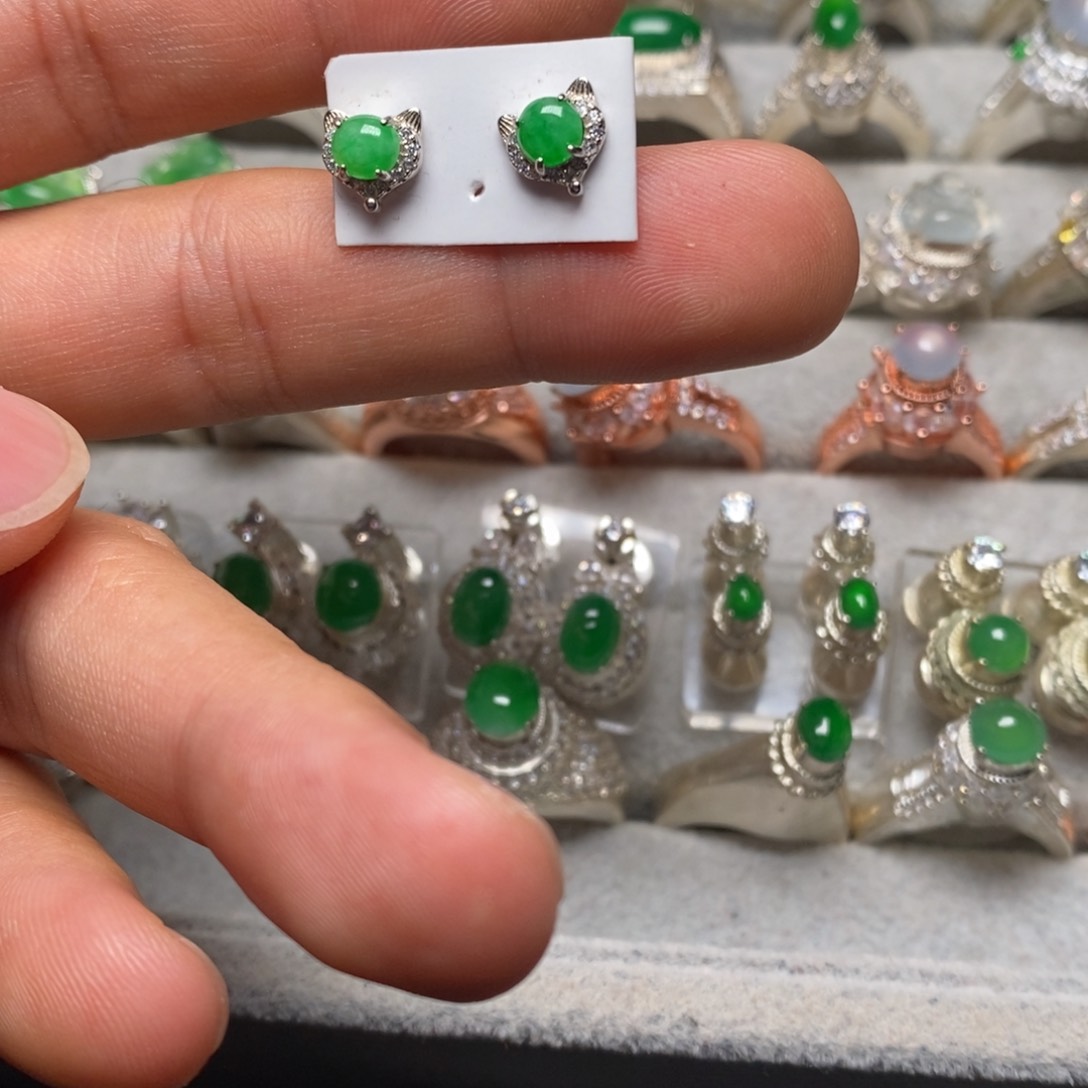 翡翠耳饰未镶嵌耳钉