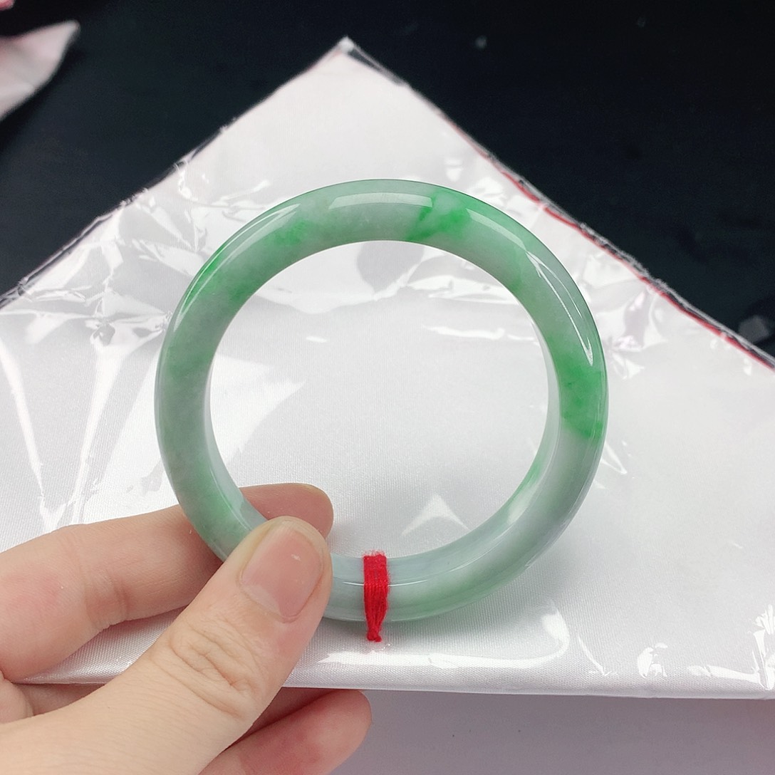 翡翠手镯未镶嵌翡翠276