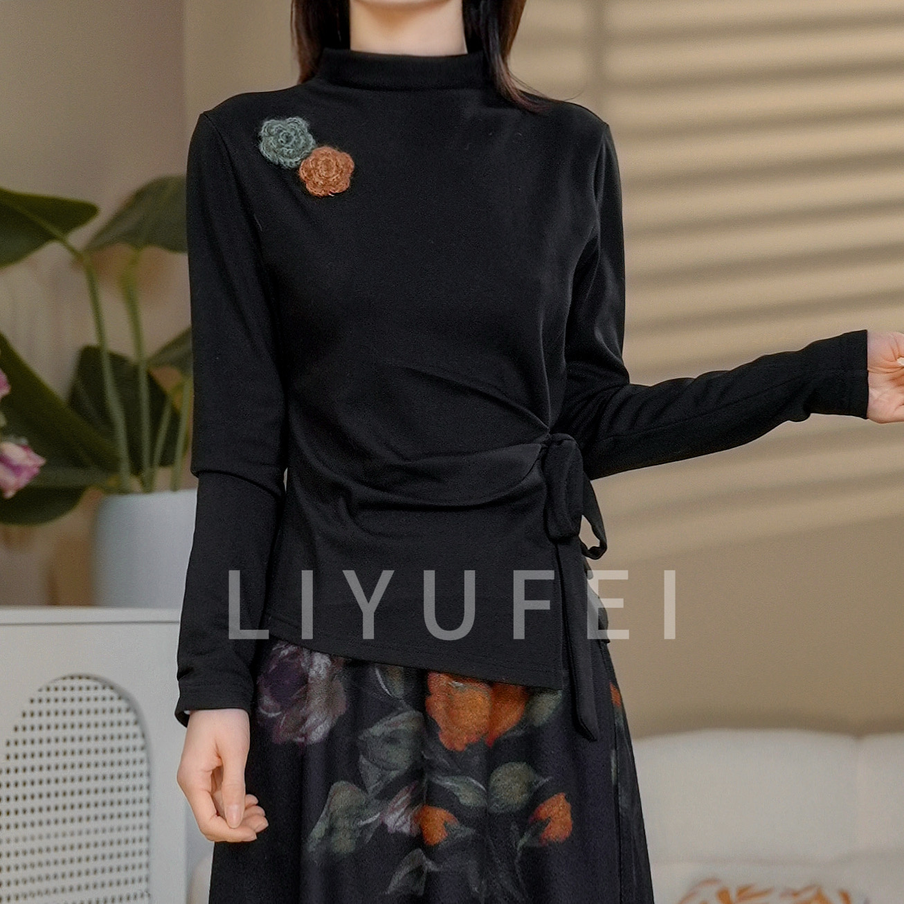 黑色小花加绒上衣2025新款高领长袖法式绑带高级感T恤