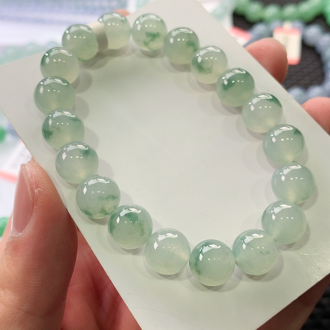 翡翠手链未镶嵌翡翠