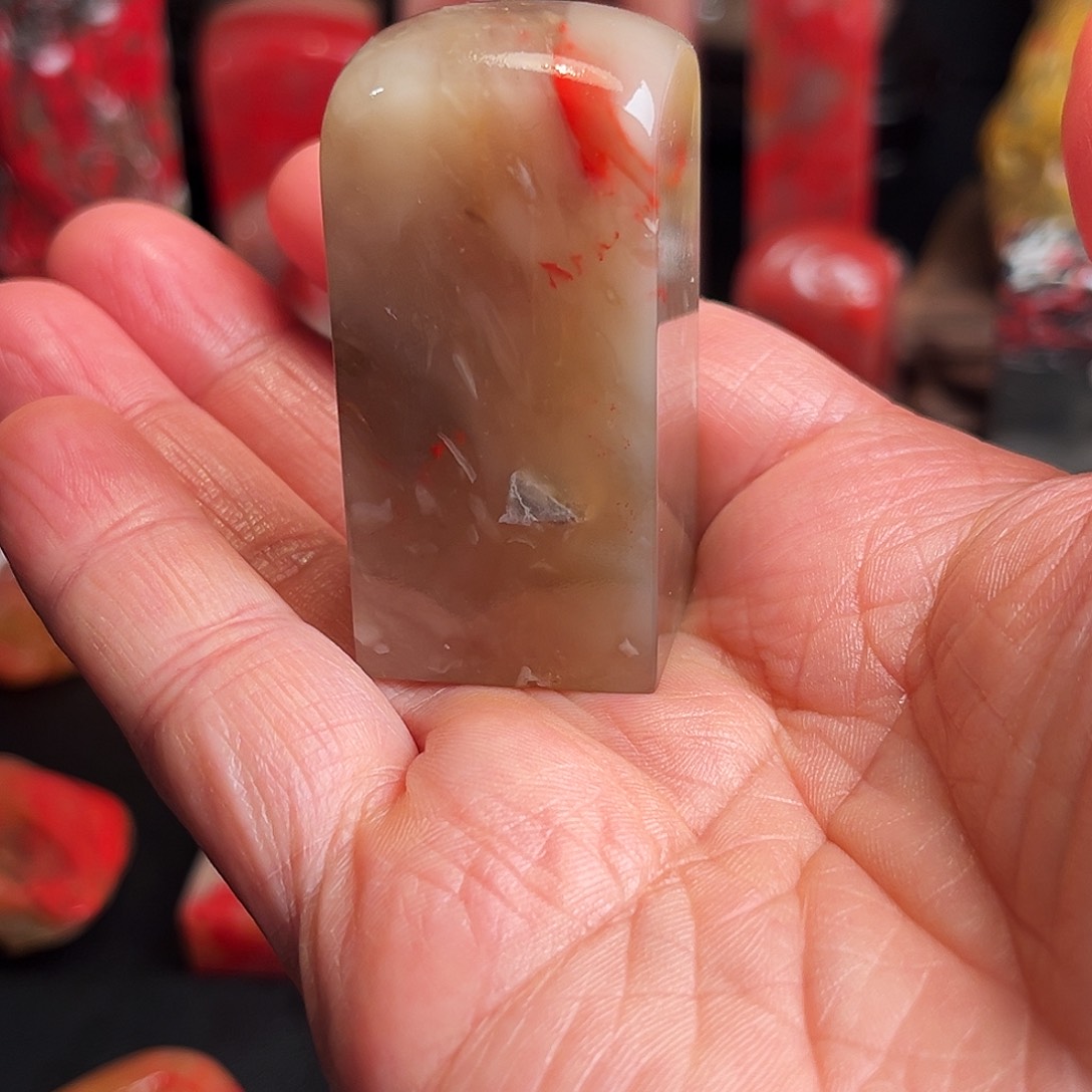 巴林石印石巴林荔枝冻鸡血石方章