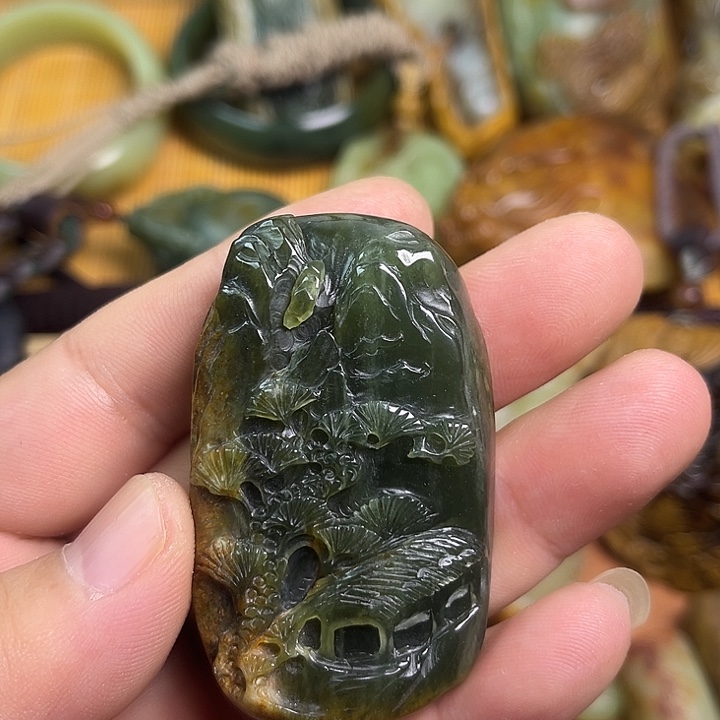 岫岩河磨玉（透闪石质玉）未镶嵌颈饰