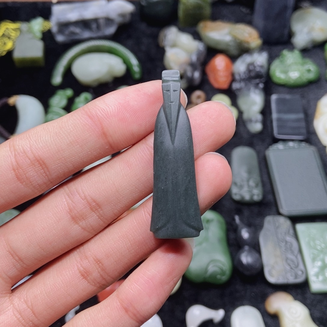 和田玉颈饰未镶嵌定制