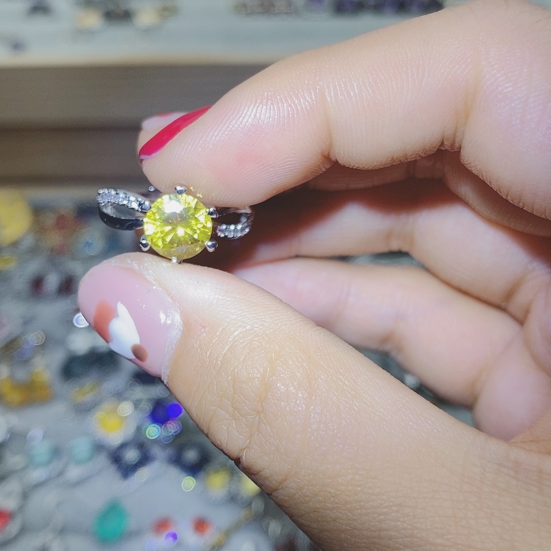 【闪购商品】托帕石耳饰银S925镶嵌