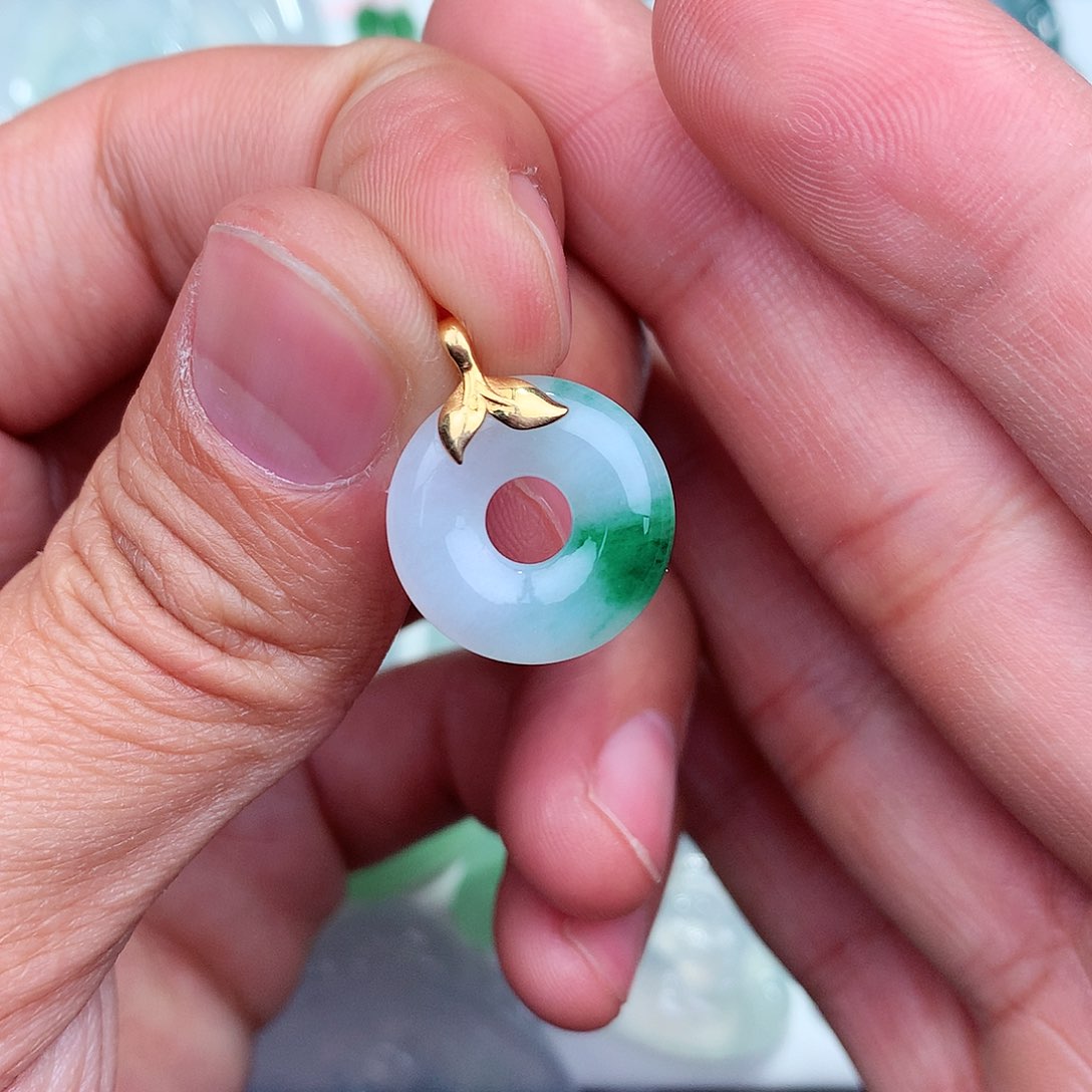 翡翠吊坠(不含链)18K金镶嵌