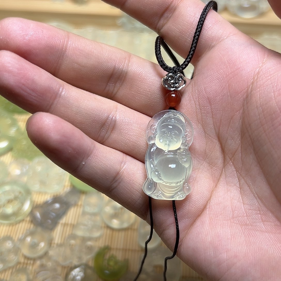 岫玉颈饰吊坠未镶嵌