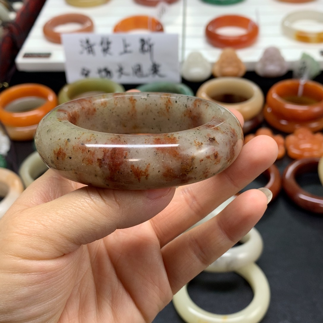 石英质玉手镯未镶嵌