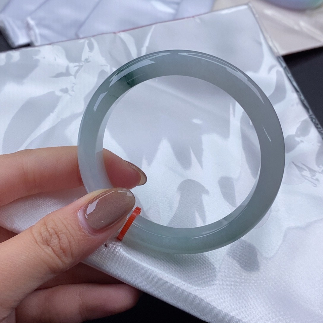 翡翠手镯未镶嵌天然翡翠手镯