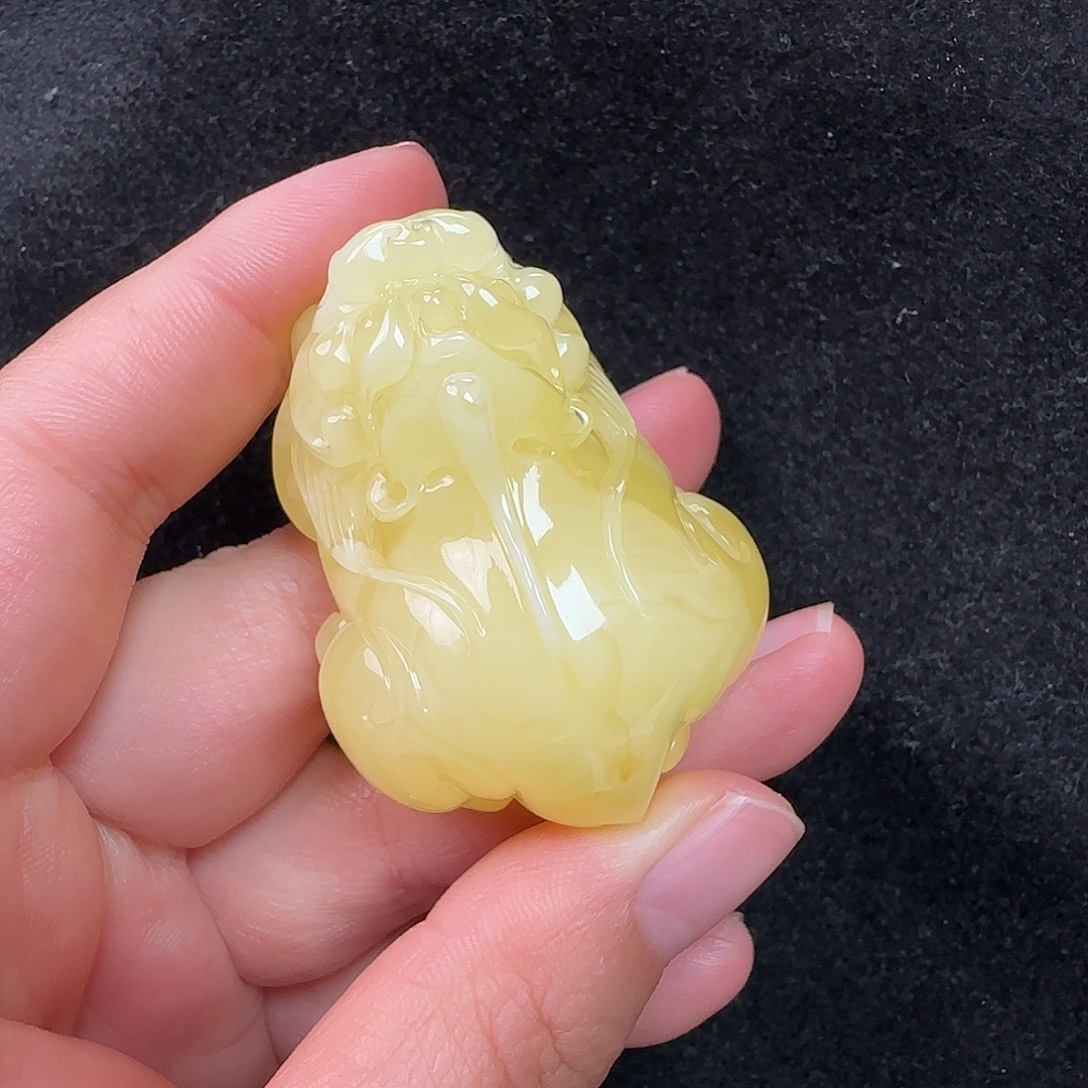 蜜蜡未镶嵌珠宝奇石