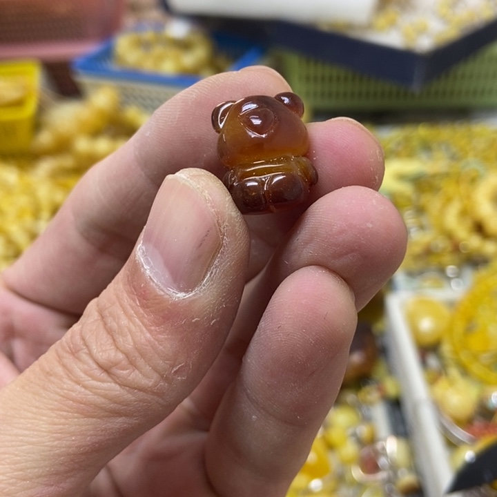 蜜蜡未镶嵌裸石吊坠