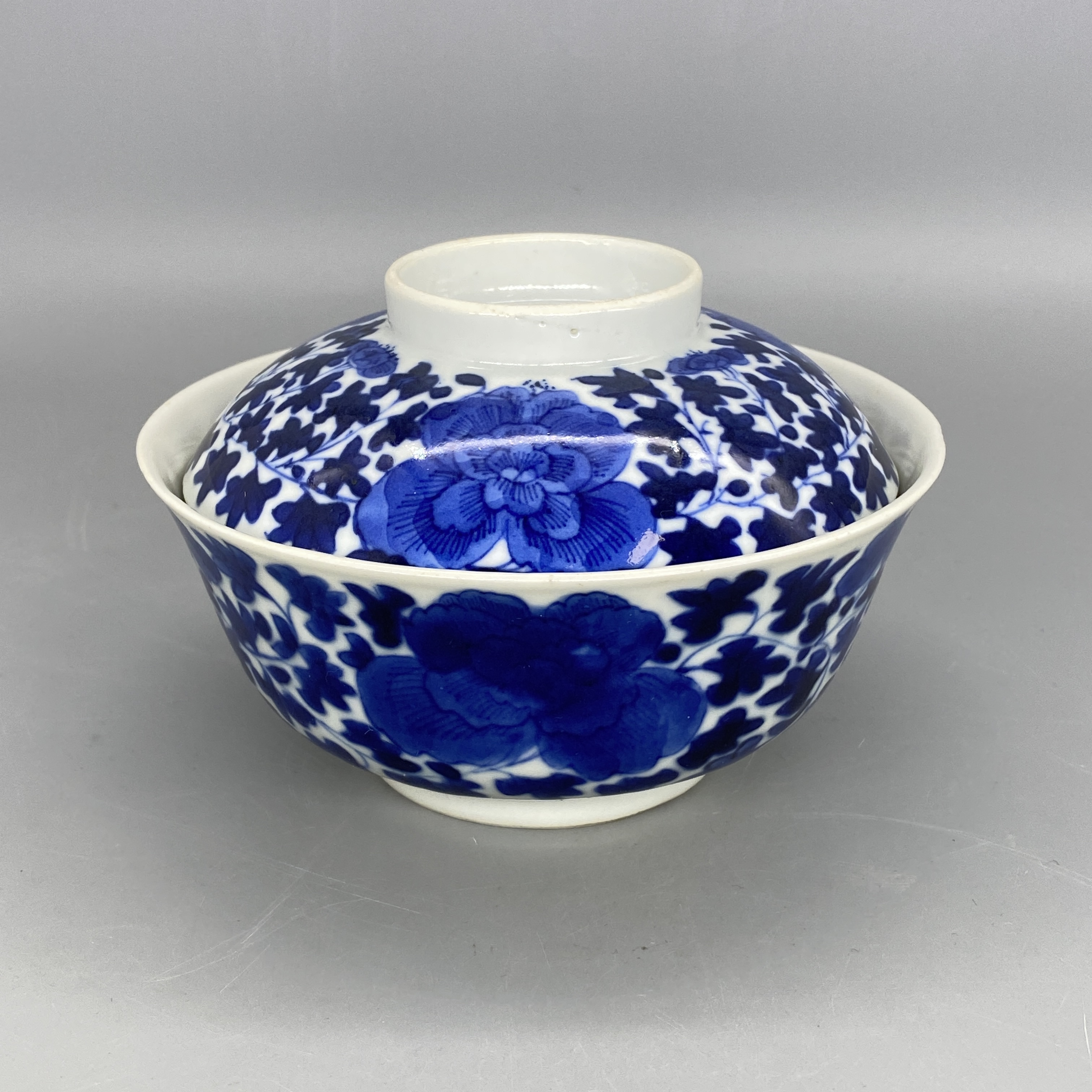 32501156*晚清青花缠枝牡丹纹盖碗/瓷器三/江苏省文物总店