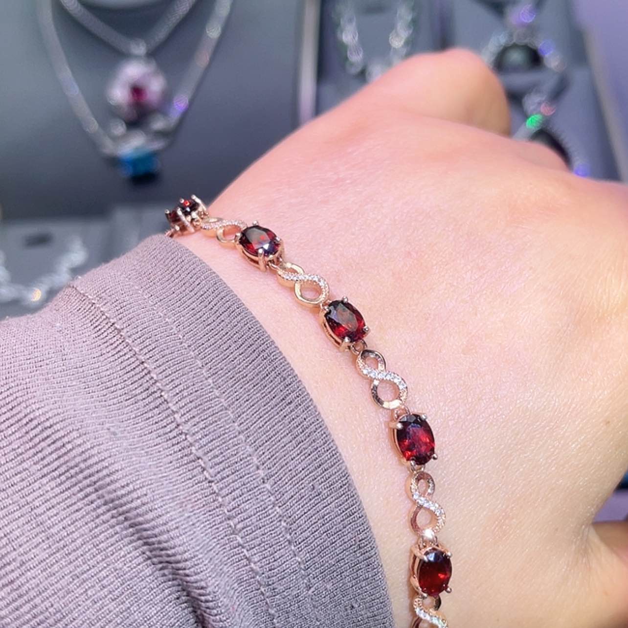 【闪购商品】石榴石手链银S925镶嵌