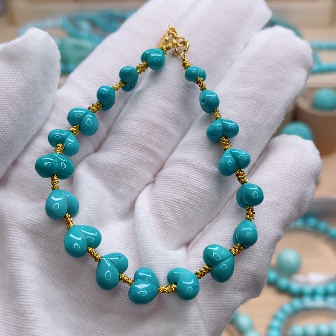 绿松石未镶嵌珠宝奇石