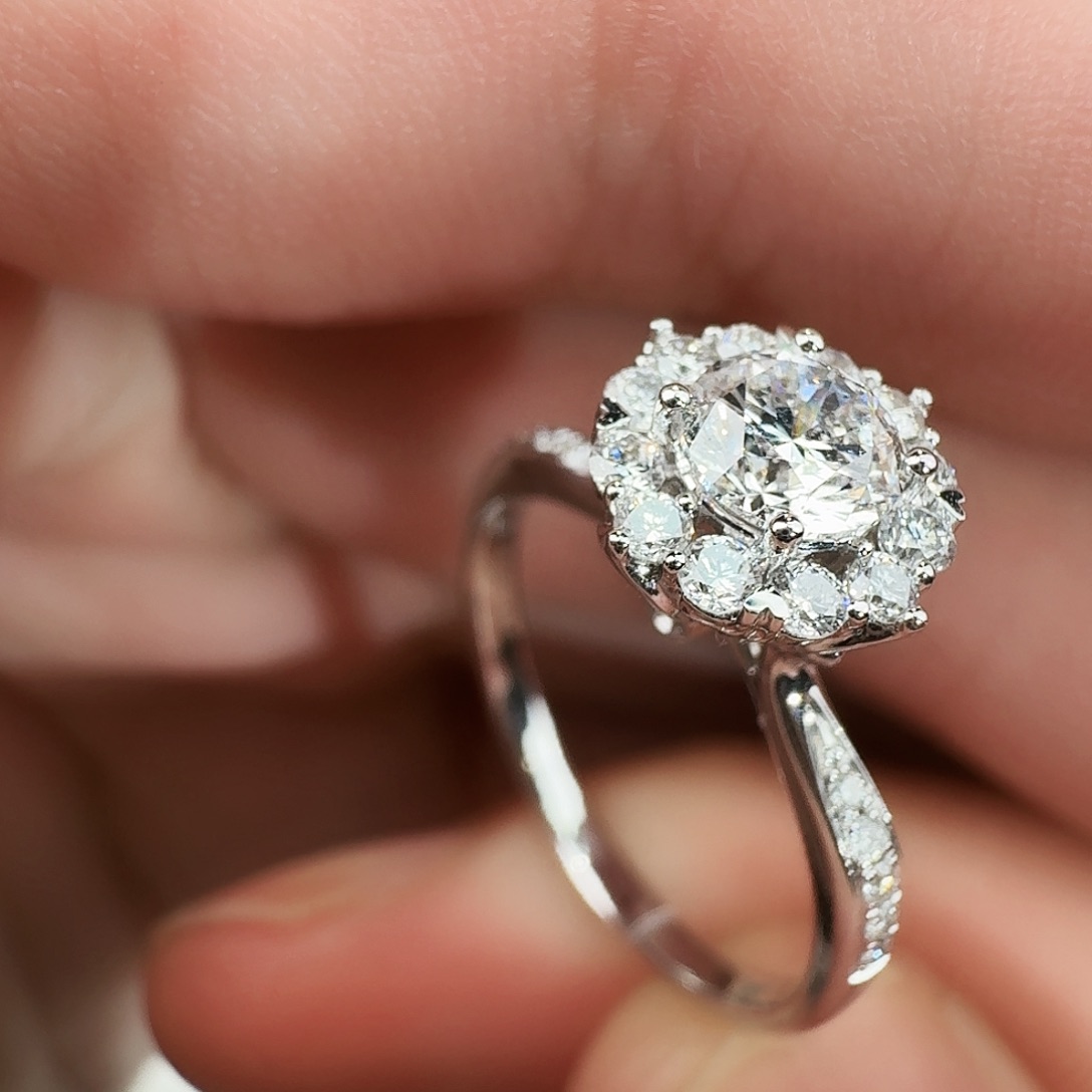 钻石戒指/指环18K金镶嵌K白戒指2.97g