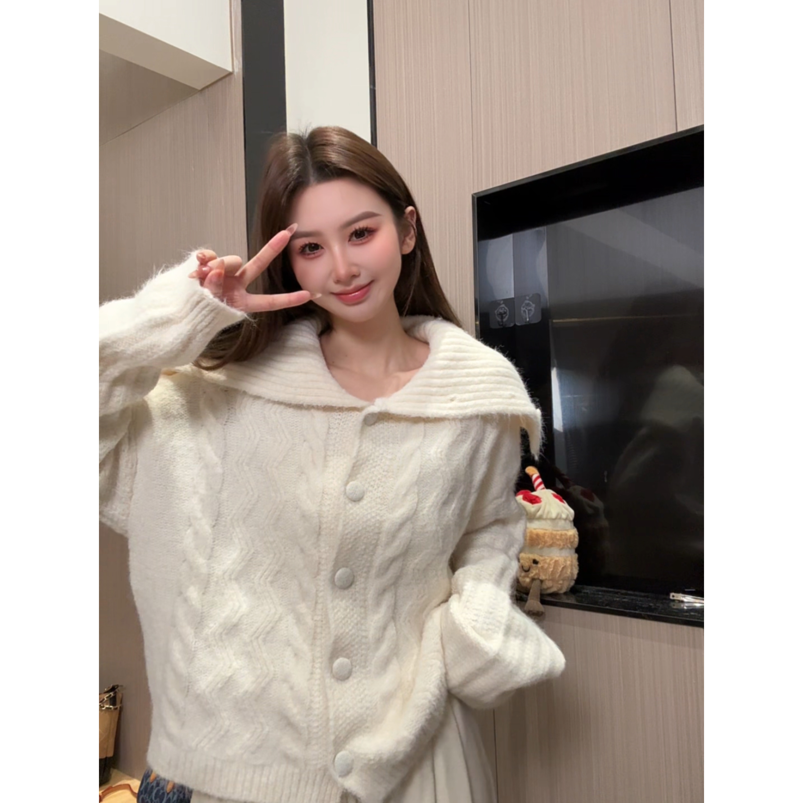 翻领针织女常规款慵懒风毛针织衫气质连帽宽松毛衣