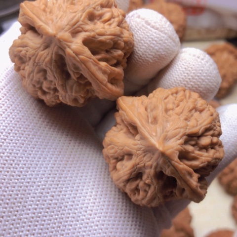 【闪购商品】桃核吊坠凤凰台狮子头