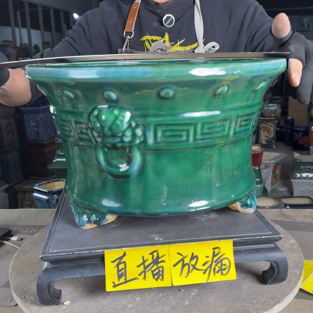 石湾花盆内口30，内深18高温裂微瑕