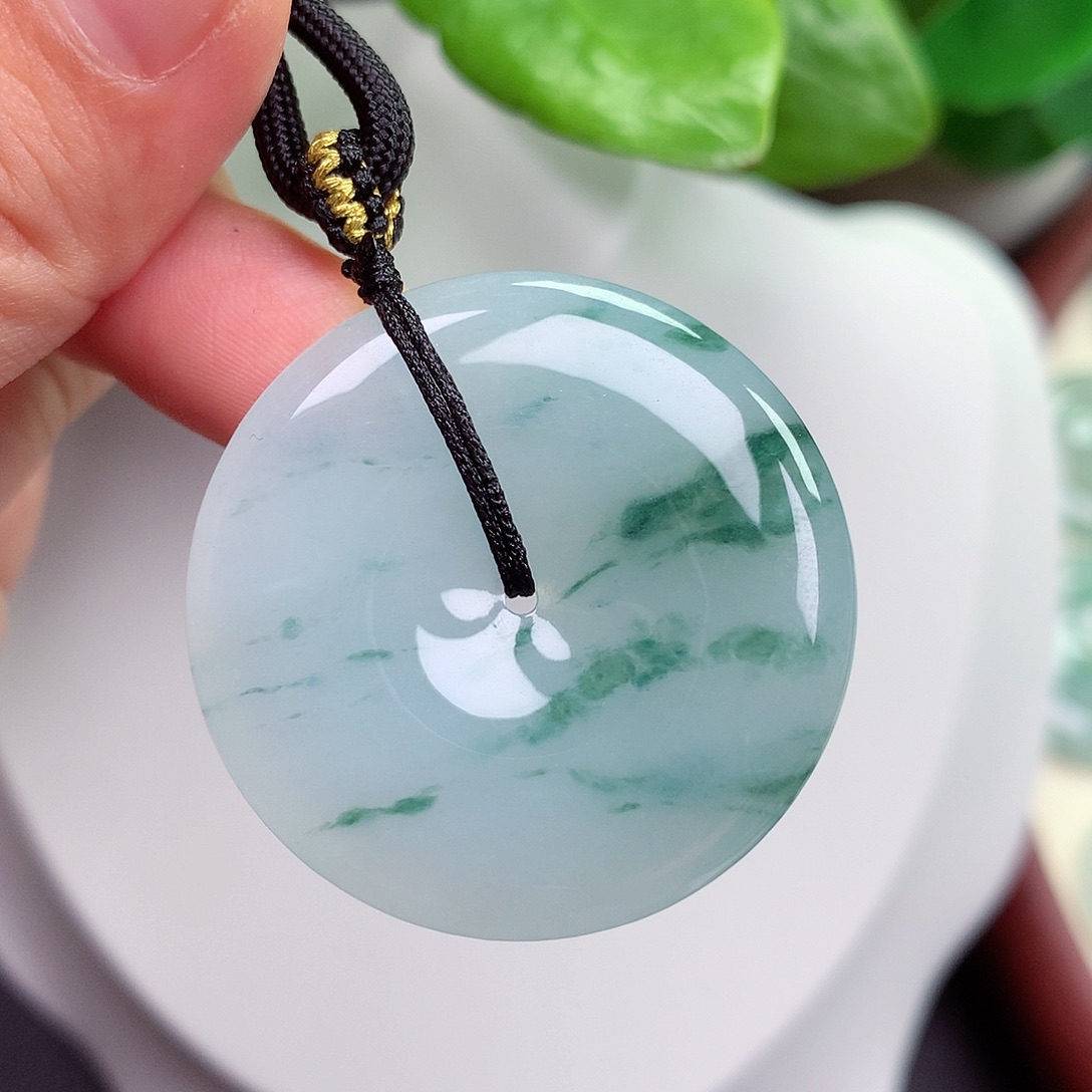 翡翠未镶嵌颈饰平安扣 35.6x5.7mm