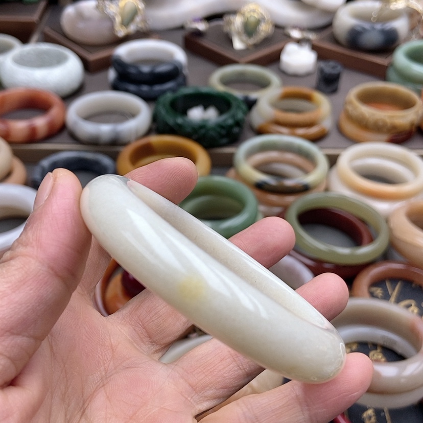 【闪购商品】石英质玉手镯58未镶嵌