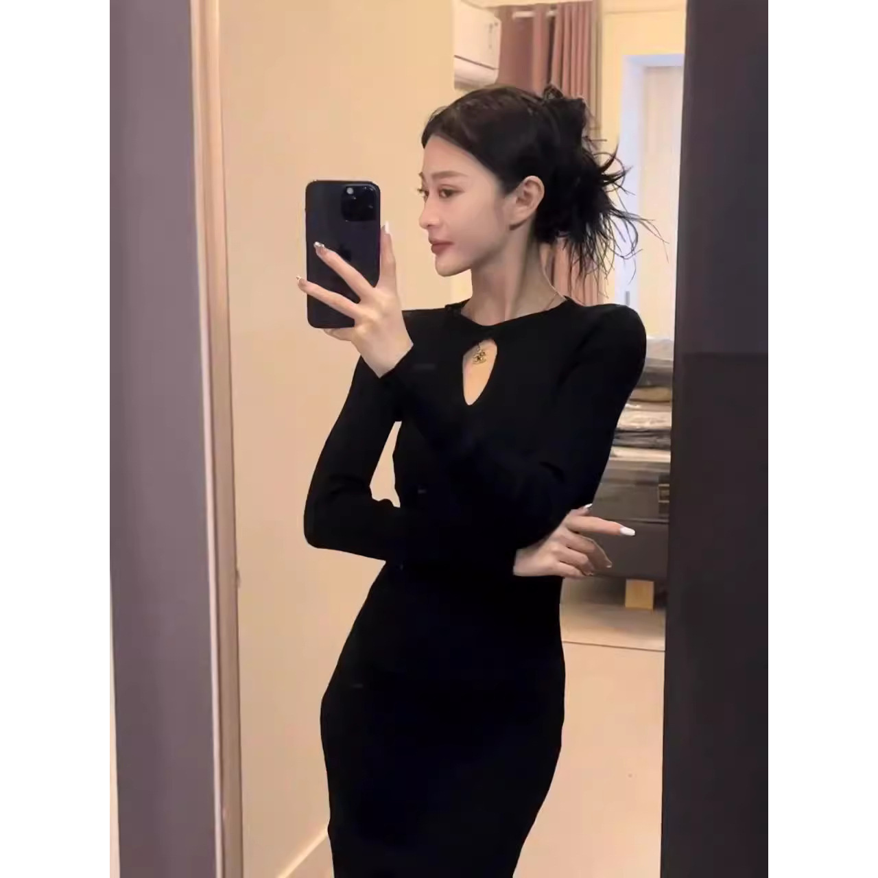 高级感赫本风法式黑色长袖针织连衣裙女秋冬修身显瘦气质包臀长裙