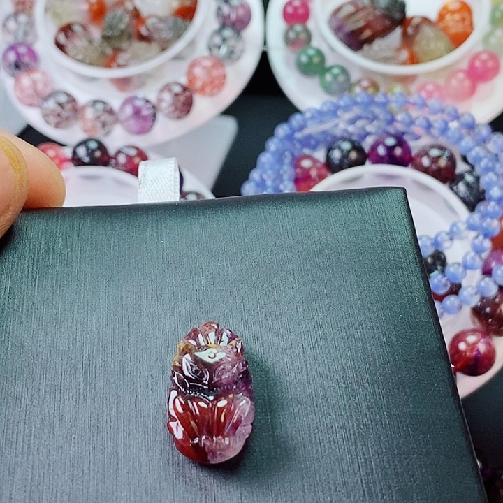 水晶吊坠(不含链)未镶嵌与**辉水晶