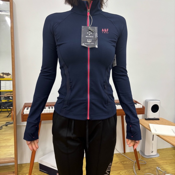 女子100斤穿 秋季运动外套