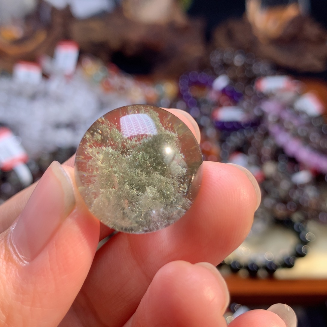 水晶摆件未镶嵌啦