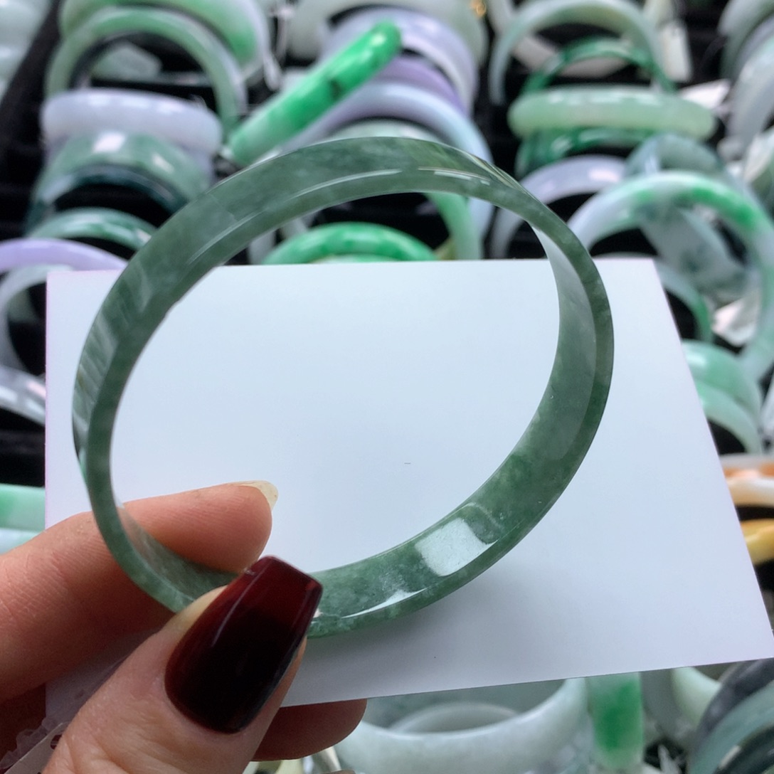 翡翠手镯未镶嵌公主