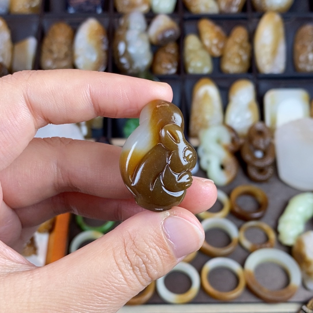 和田玉颈饰未镶嵌