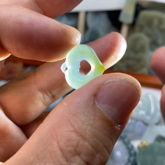 翡翠未镶嵌颈饰翡