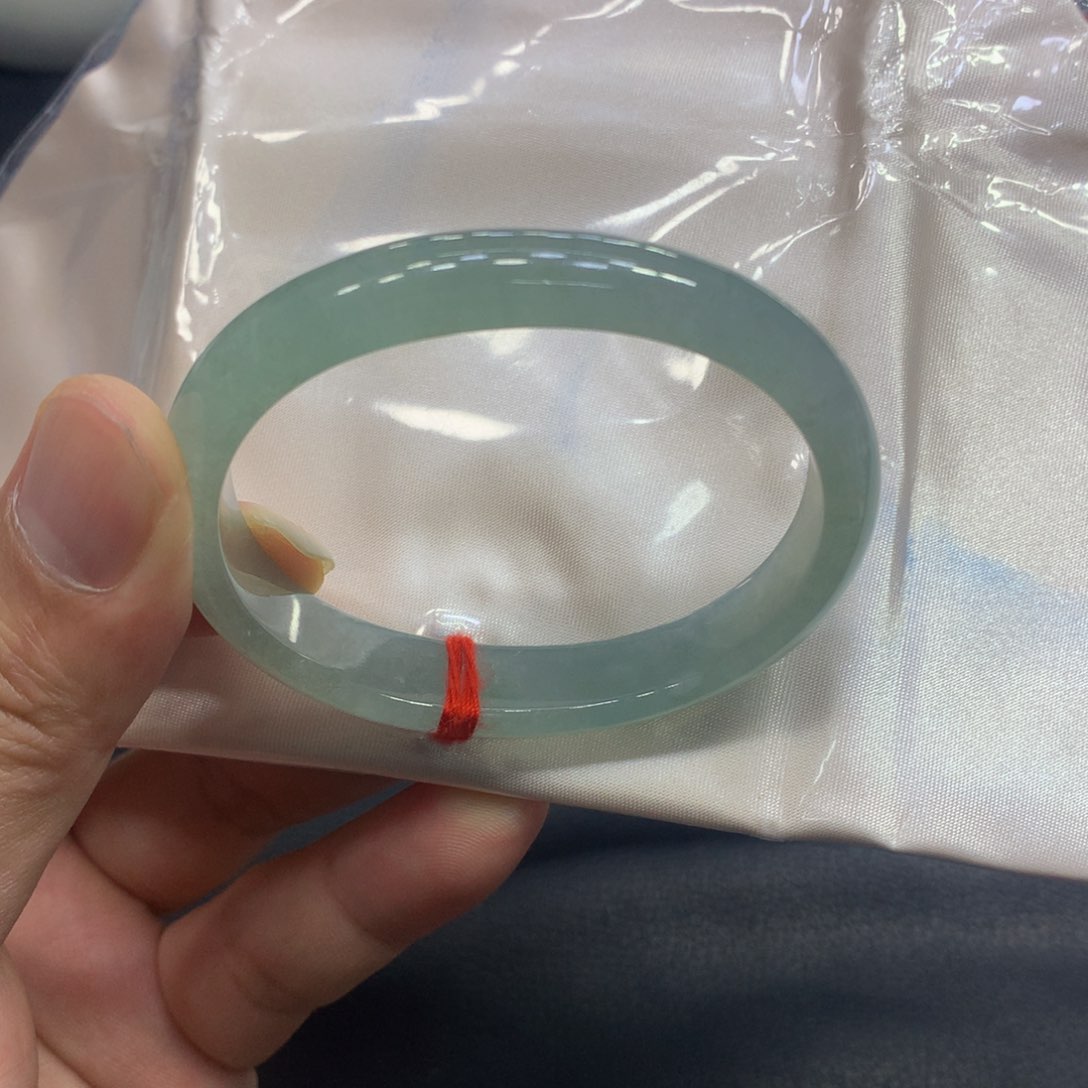 翡翠手镯（圆镯）未镶嵌翡翠手镯
